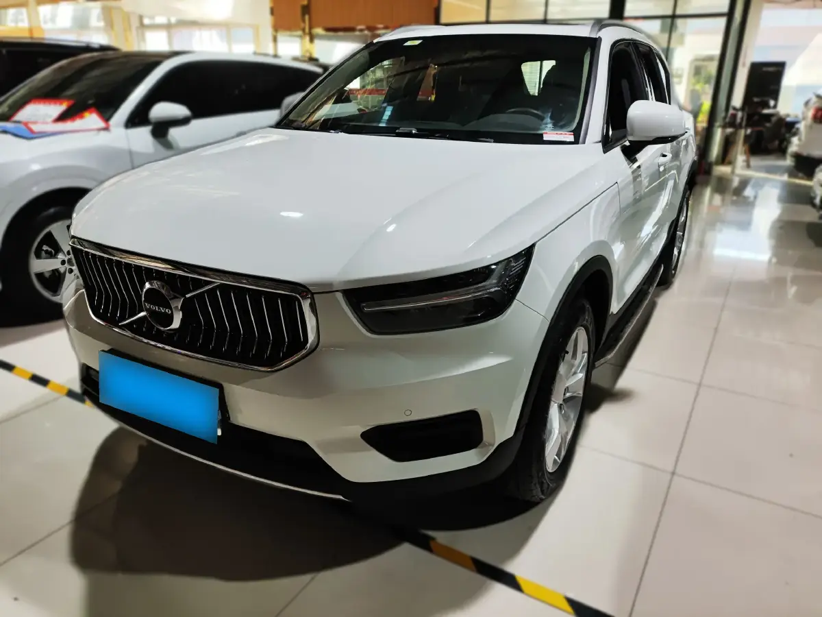 2021 Volvo XC40 2.0T 190HP L4 8AT