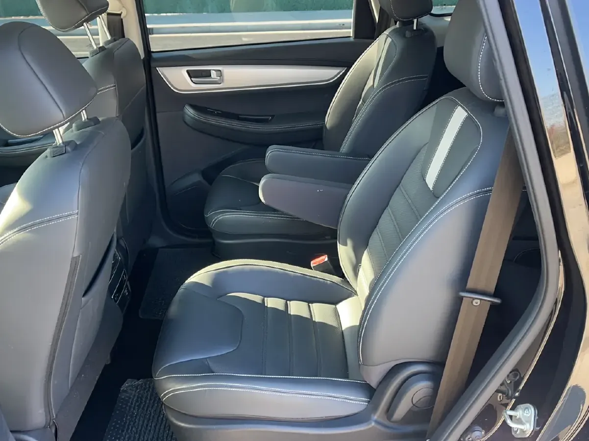 2023 DongFeng Forthing SX6 1.6L 122HP L4 5MT,autocango,china used car exporter,china ev exporter,chinese used car exporter,chinese used ev exporter