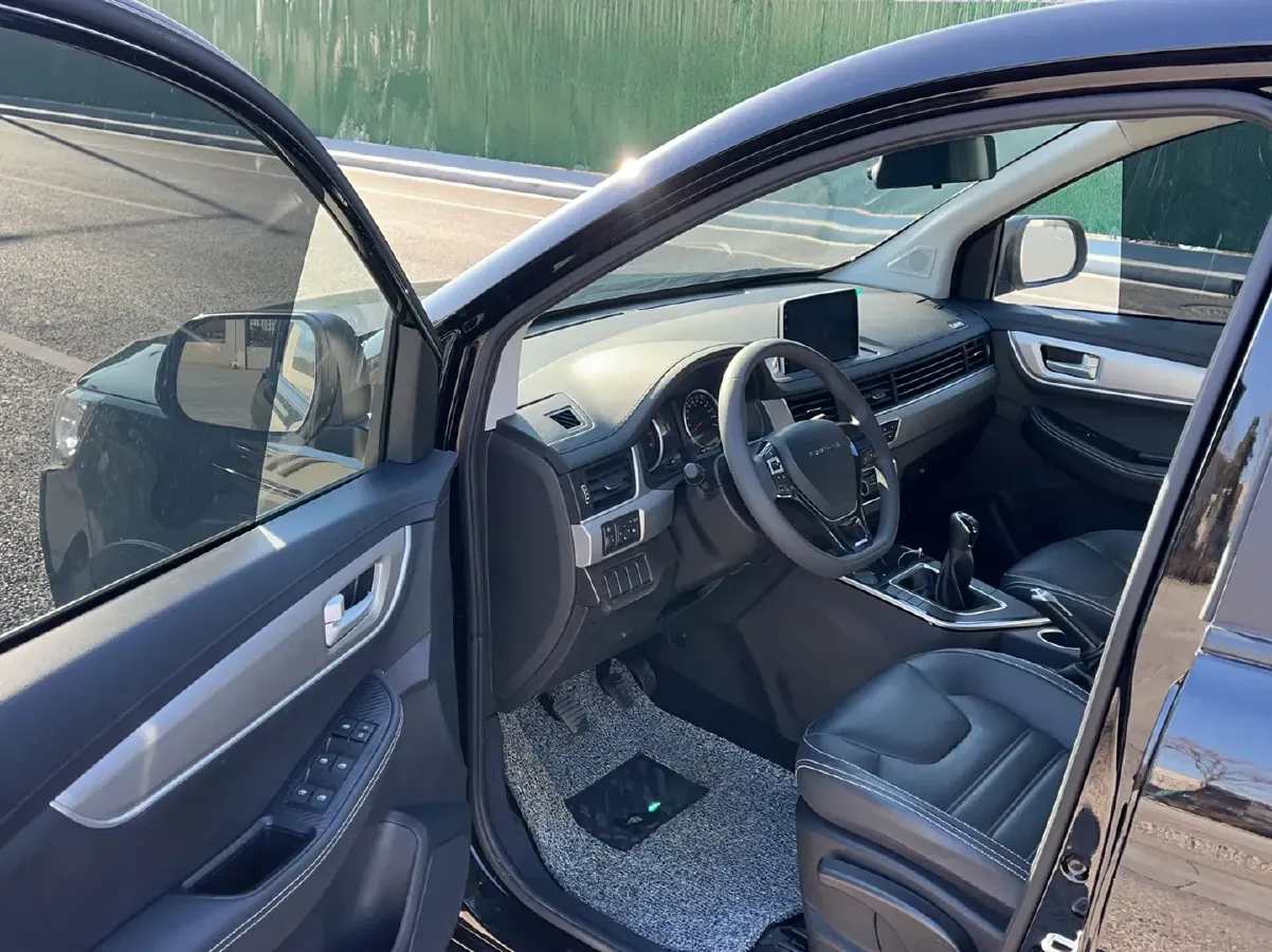 2023 DongFeng Forthing SX6 1.6L 122HP L4 5MT,autocango,china used car exporter,china ev exporter,chinese used car exporter,chinese used ev exporter