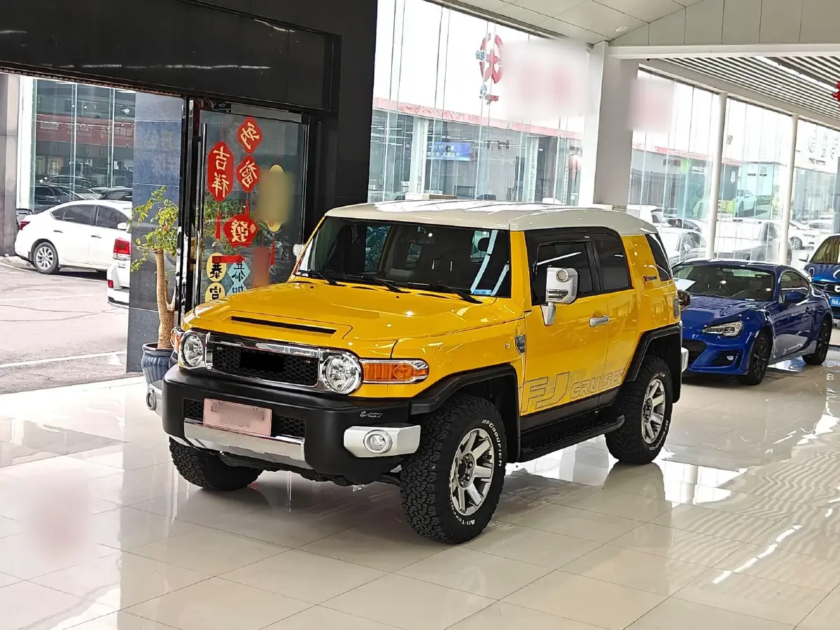 2013 Toyota FJ Cruiser 4.0L 272HP V6 5AT