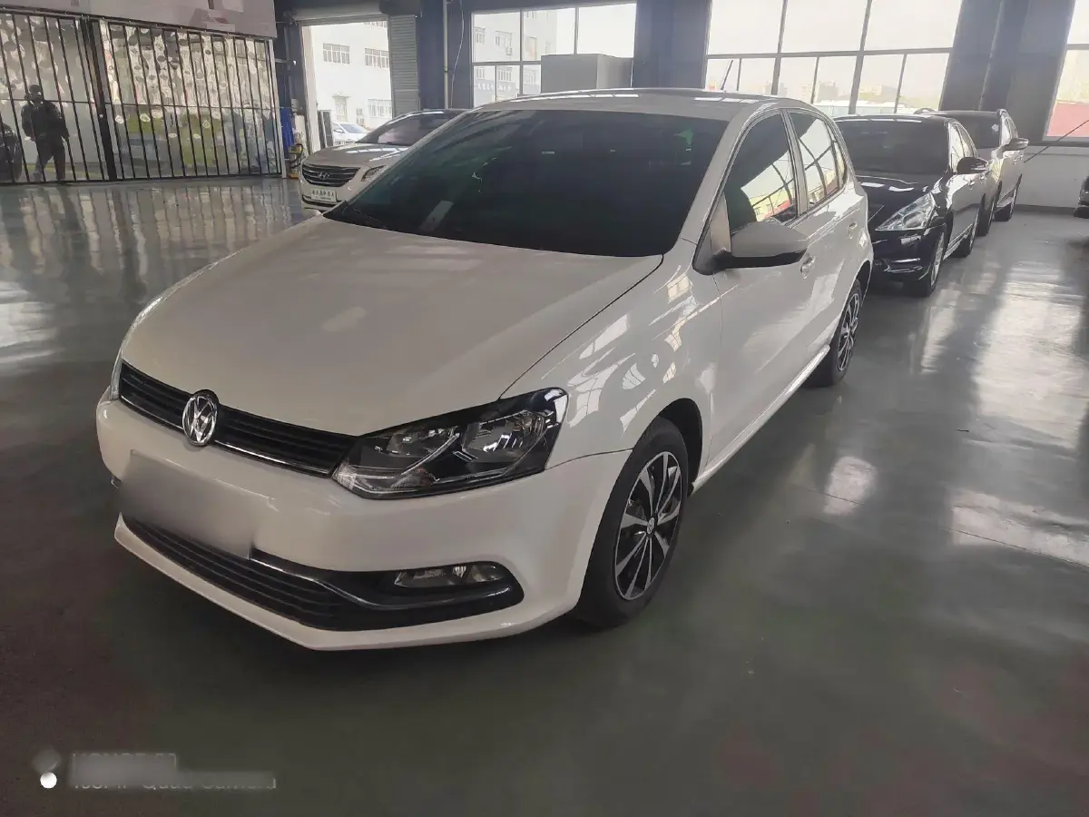 2016 Volkswagen Polo 1.6L 110HP L4 6AT