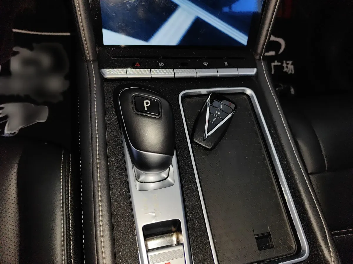 2021 Venucia Star 1.5T 190HP L4 7DCT,autocango,china used car exporter,china ev exporter,chinese used car exporter,chinese used ev exporter