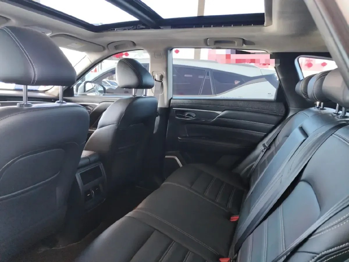 2021 Venucia Star 1.5T 190HP L4 7DCT,autocango,china used car exporter,china ev exporter,chinese used car exporter,chinese used ev exporter