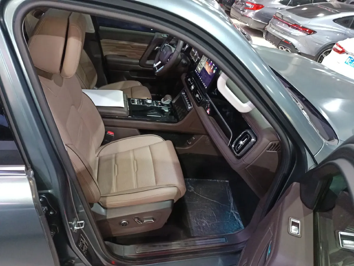 2022 BeiJing BJ60 2.0T 267HP L4 8AT,autocango,china used car exporter,china ev exporter,chinese used car exporter,chinese used ev exporter