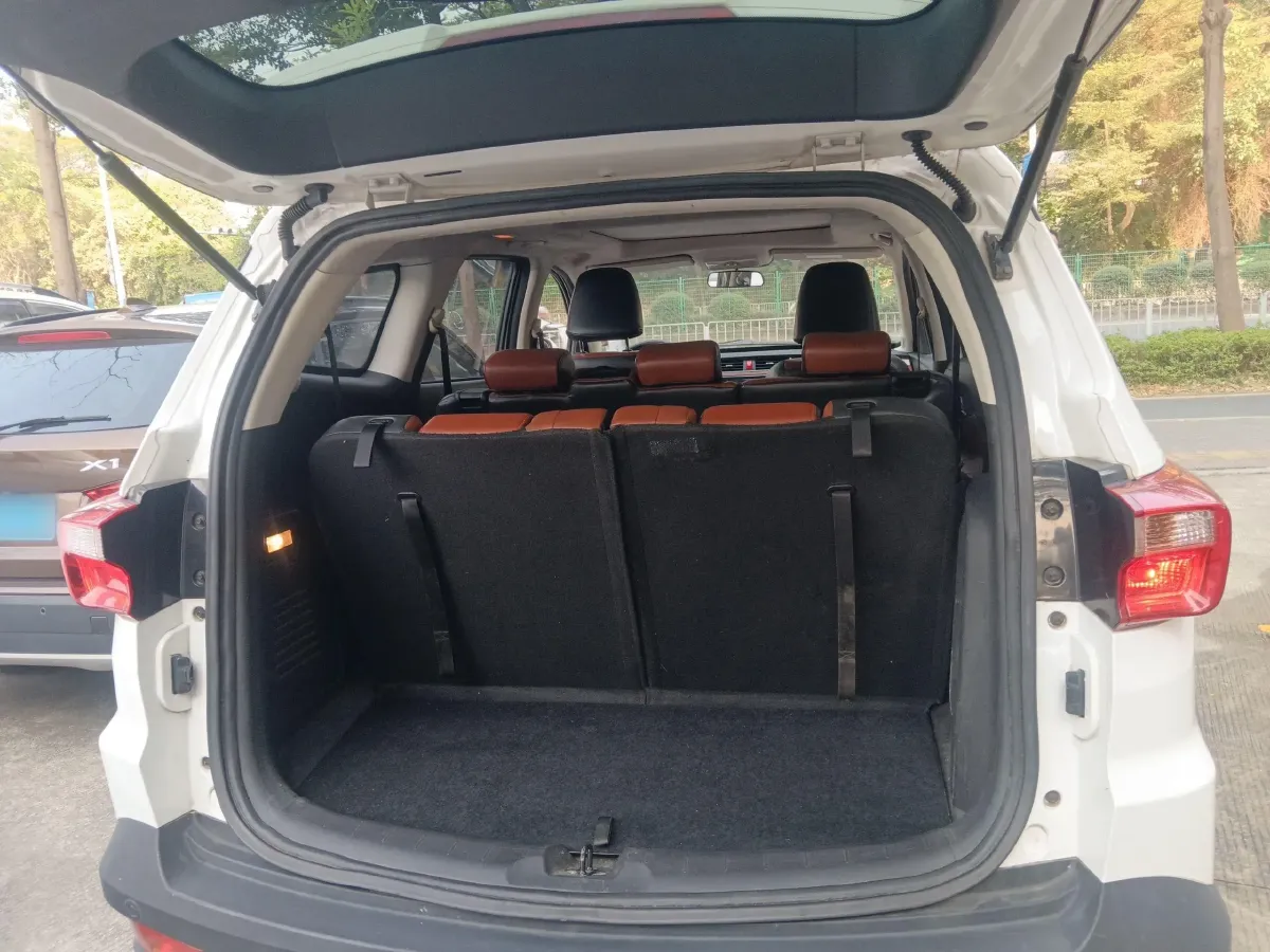 2016 BAIC Hyosow S3 1.5L 113HP L4 5MT,autocango,china used car exporter,china ev exporter,chinese used car exporter,chinese used ev exporter