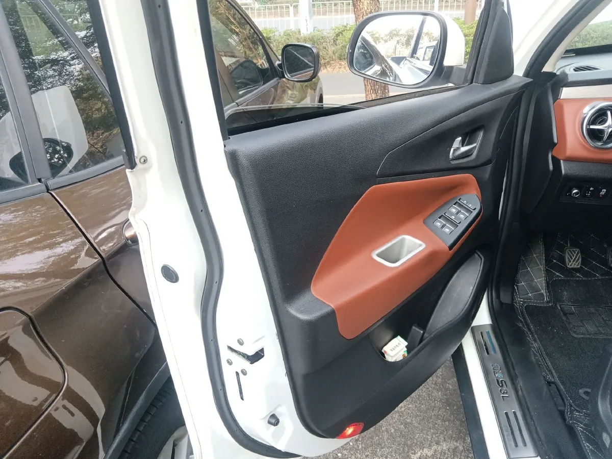 2016 BAIC Hyosow S3 1.5L 113HP L4 5MT,autocango,china used car exporter,china ev exporter,chinese used car exporter,chinese used ev exporter