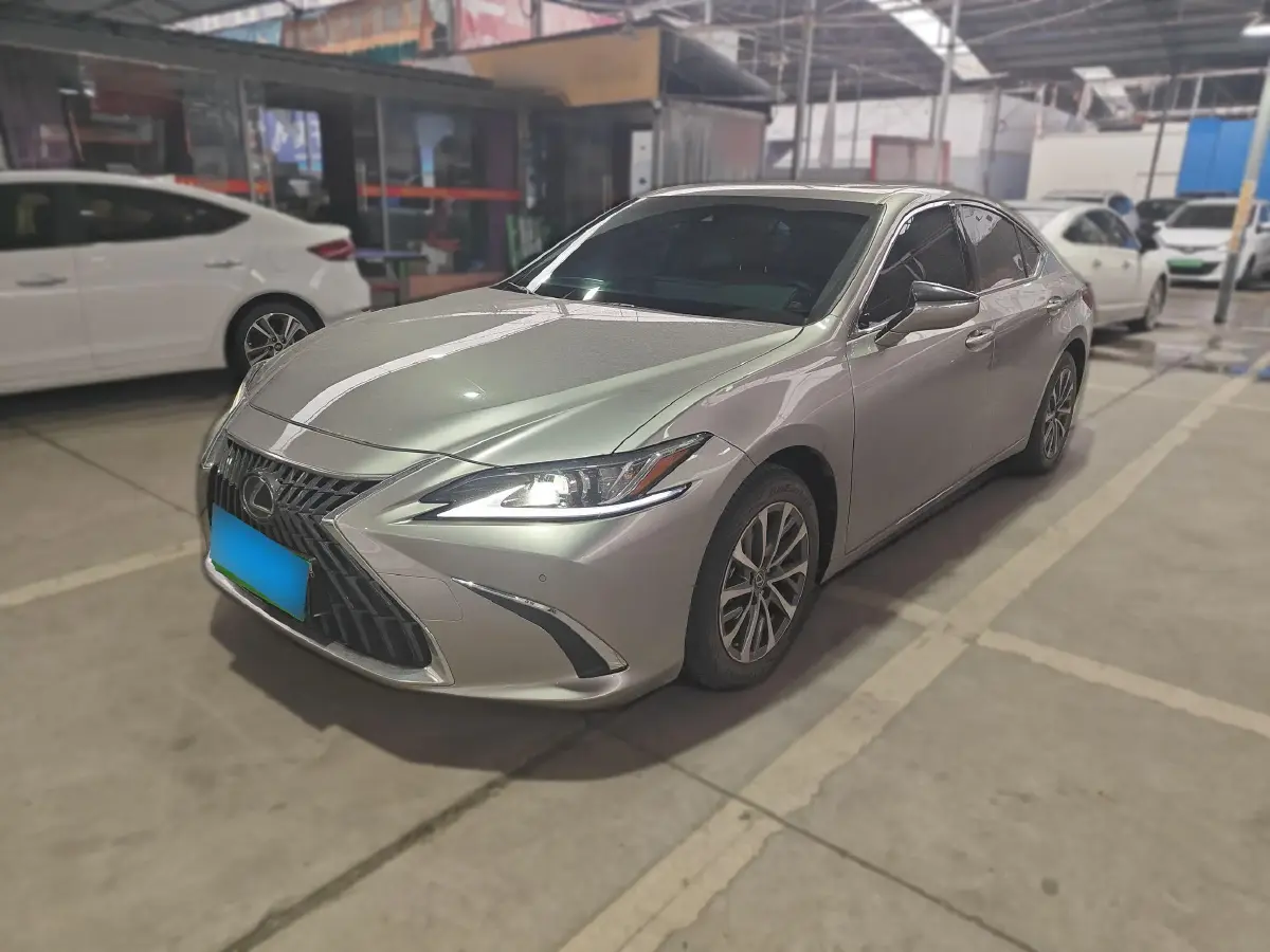 2022 Lexus ES 2.0L 173HP L4 CVT