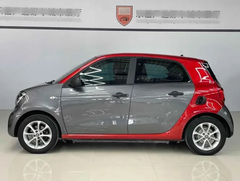 2016 Smart smart forfour 1.0L 71HP L3 6DCT,autocango,china used car exporter,china ev exporter,chinese used car exporter,chinese used ev exporter