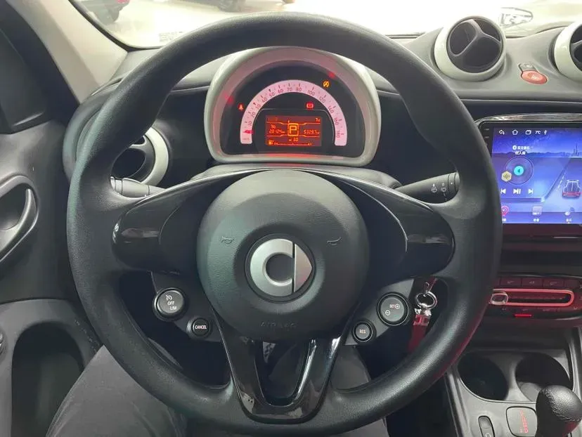 2016 Smart smart forfour 1.0L 71HP L3 6DCT,autocango,china used car exporter,china ev exporter,chinese used car exporter,chinese used ev exporter