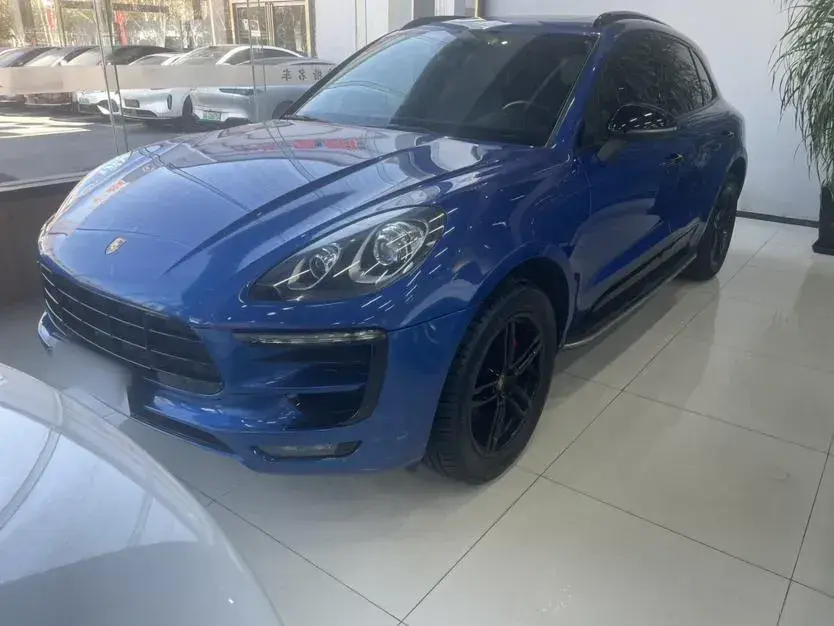 2017 Porsche Macan 2.0T 252HP L4 7DCT