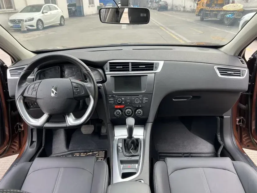 2016 DS 6 1.6T 167HP L4 6AT,autocango,china used car exporter,china ev exporter,chinese used car exporter,chinese used ev exporter