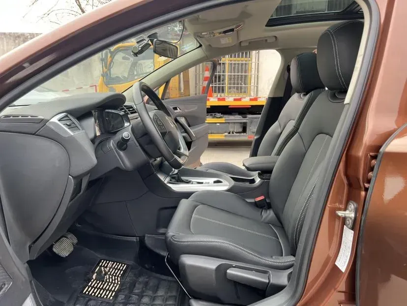 2016 DS 6 1.6T 167HP L4 6AT,autocango,china used car exporter,china ev exporter,chinese used car exporter,chinese used ev exporter