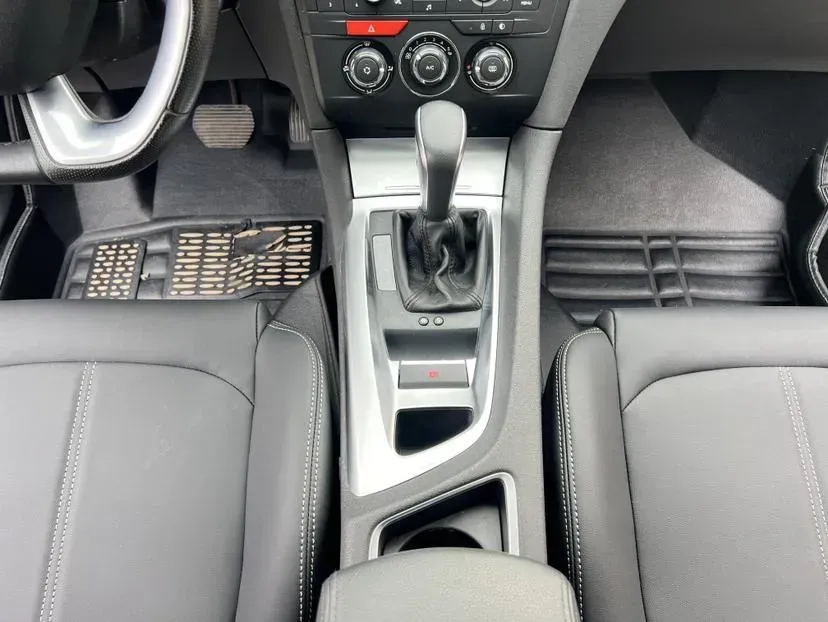 2016 DS 6 1.6T 167HP L4 6AT,autocango,china used car exporter,china ev exporter,chinese used car exporter,chinese used ev exporter