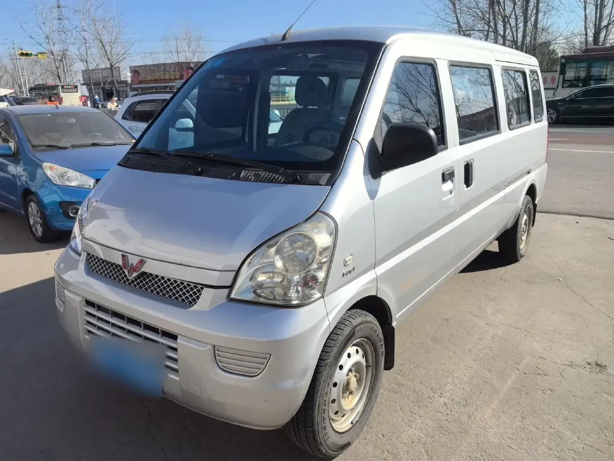 2017 WuLing RongGuang 1.5L 107HP L4 5MT