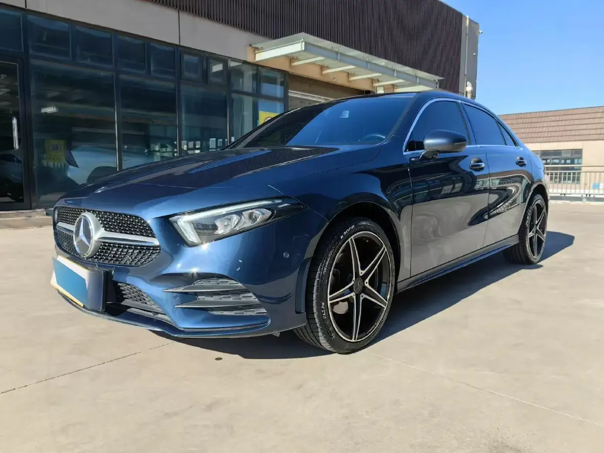 2019 Mercedes-Benz A Class 1.3T 163HP L4 7DCT