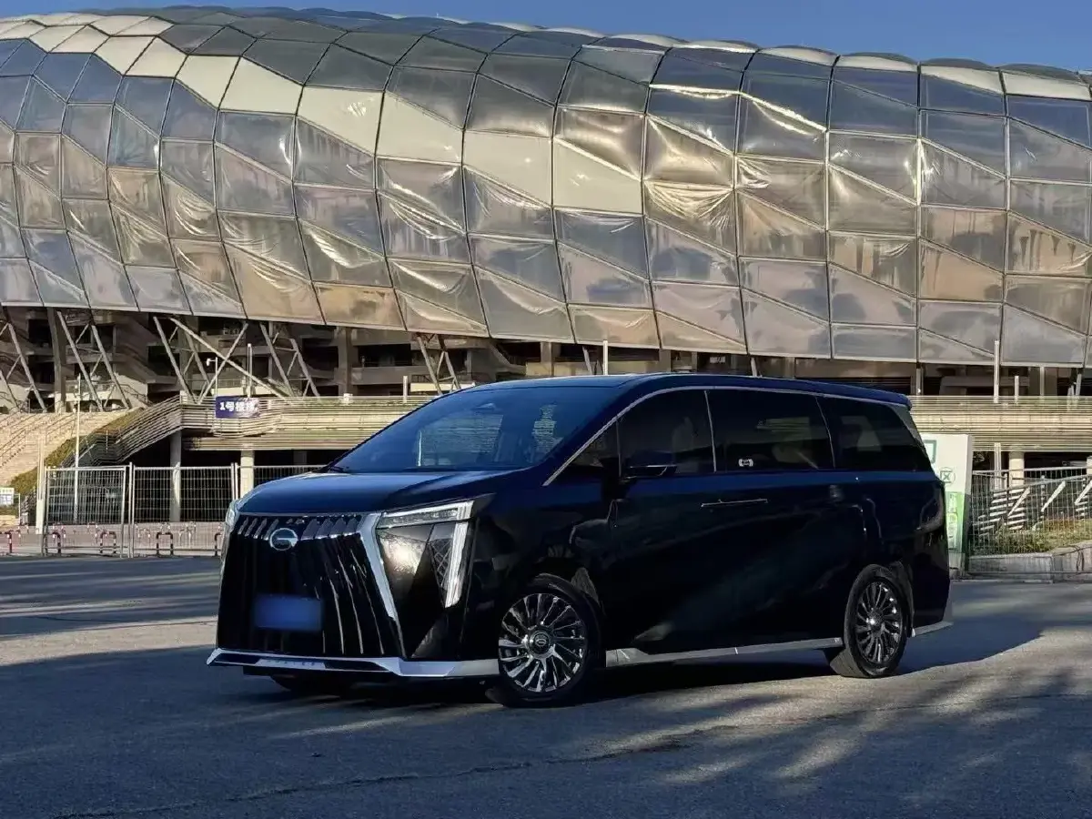 2023 GAC Trumpchi M8 2.0T 190HP L4 E-CVT Hybrid