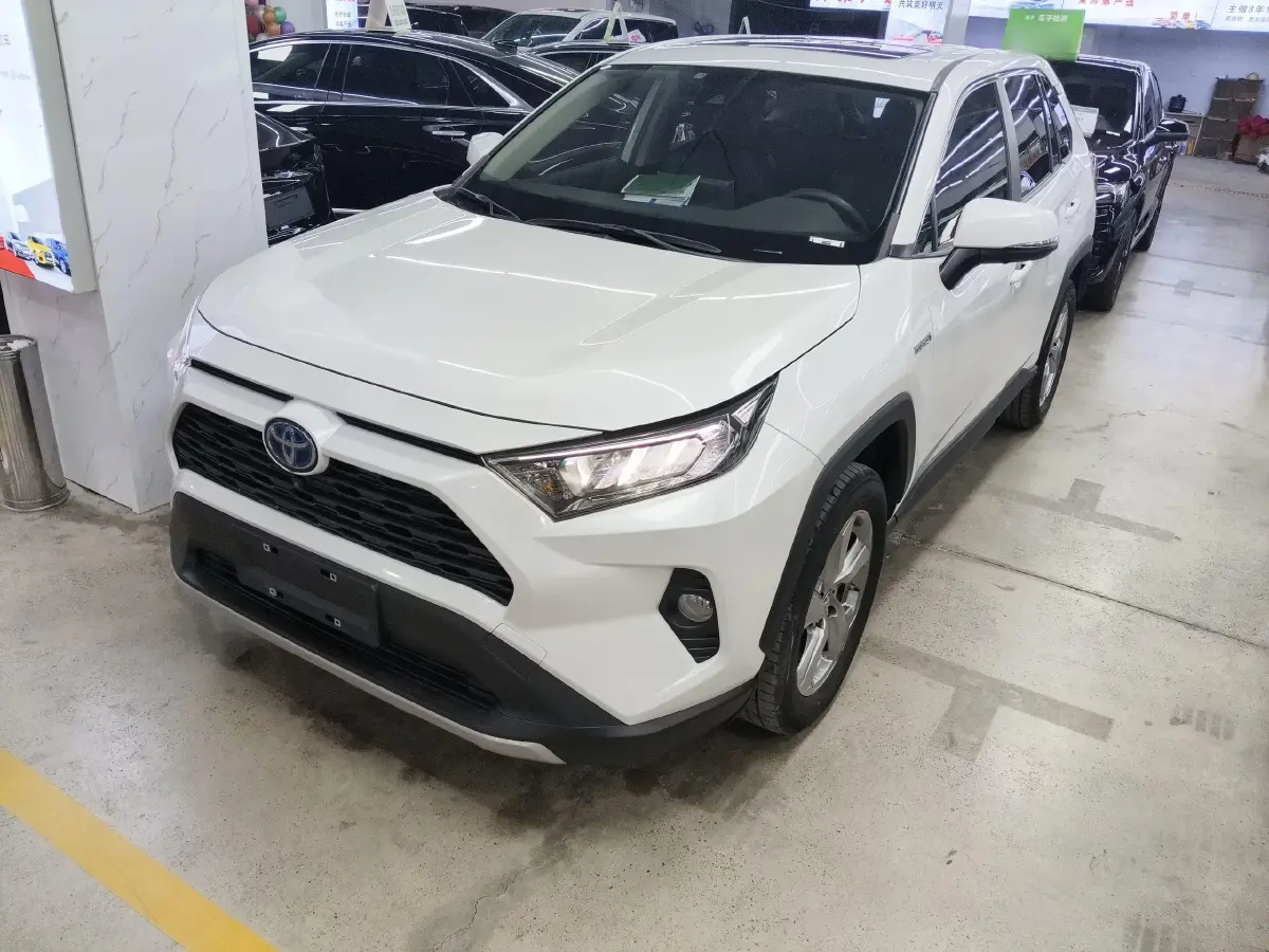 2022 Toyota RAV4 2.5L 178HP L4 E-CVT Hybrid