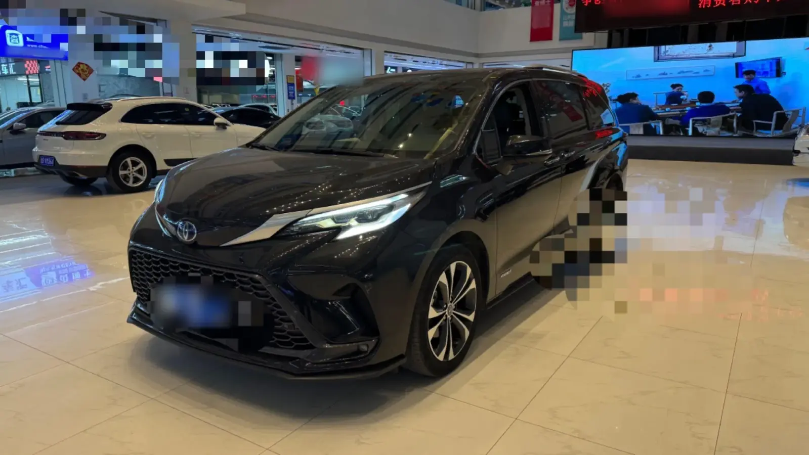 2022 Toyota Granvia 2.5L 192HP L4 E-CVT Hybrid