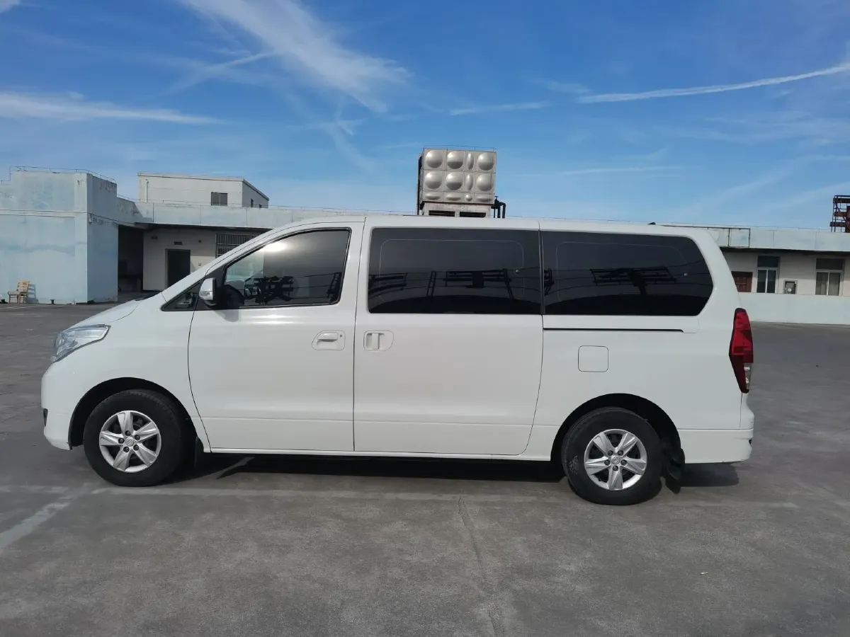 2021 DongFeng Forthing LingZhi Plus 2.0L 133HP L4 6MT,autocango,china used car exporter,china ev exporter,chinese used car exporter,chinese used ev exporter