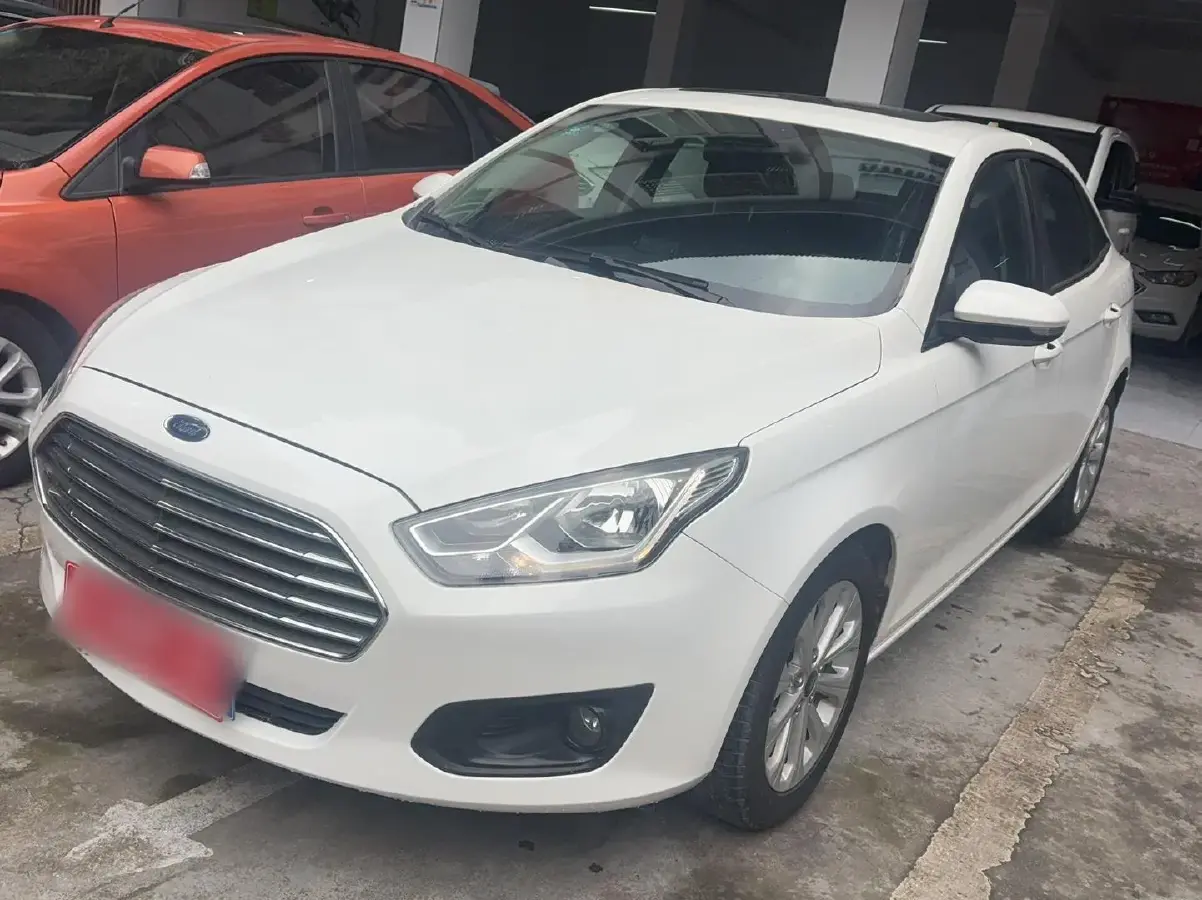 2017 Ford Escort 1.5L 113HP L4 5MT