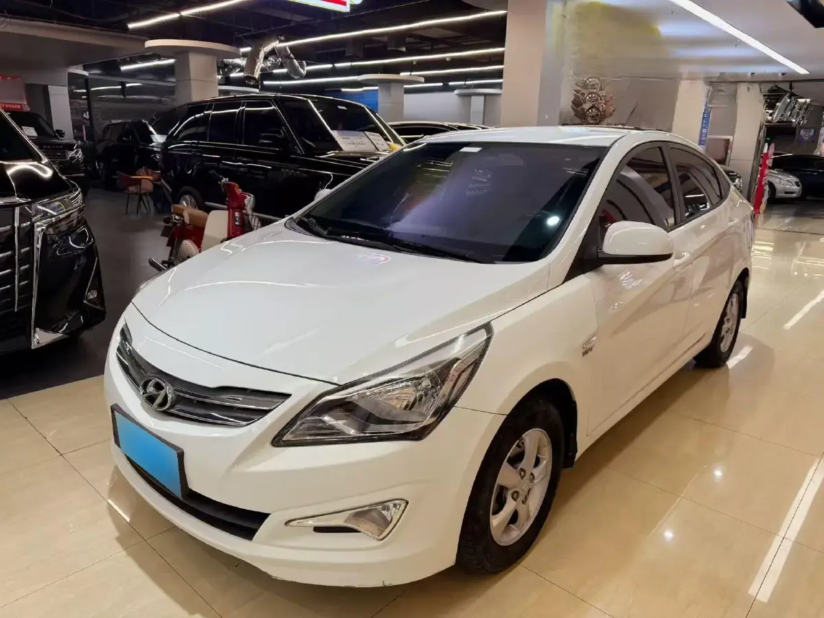 2014 Hyundai Reina 1.4L 107HP L4 4AT