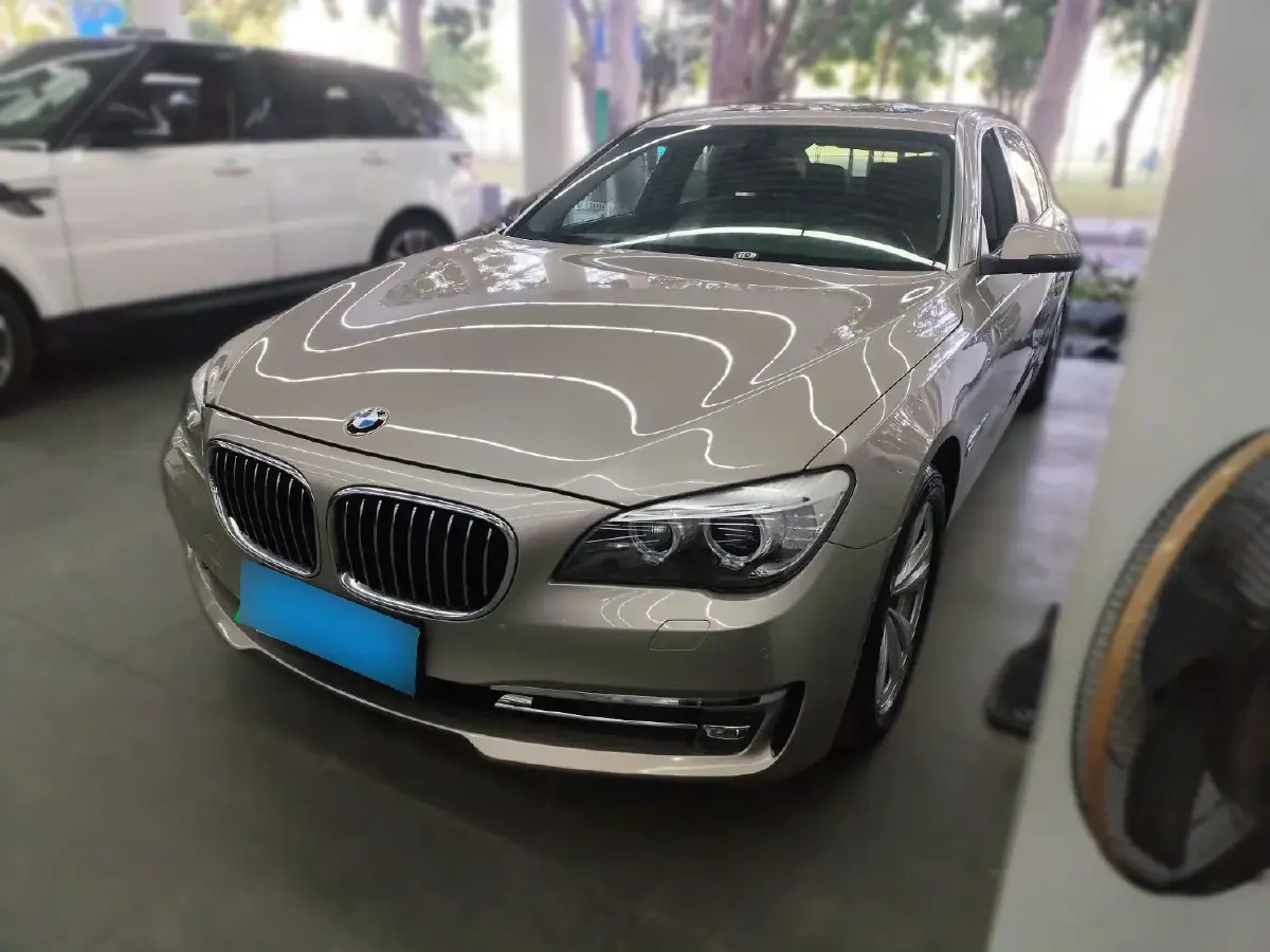 2013 BMW 7 Series 3.0L 258HP L6 8AT