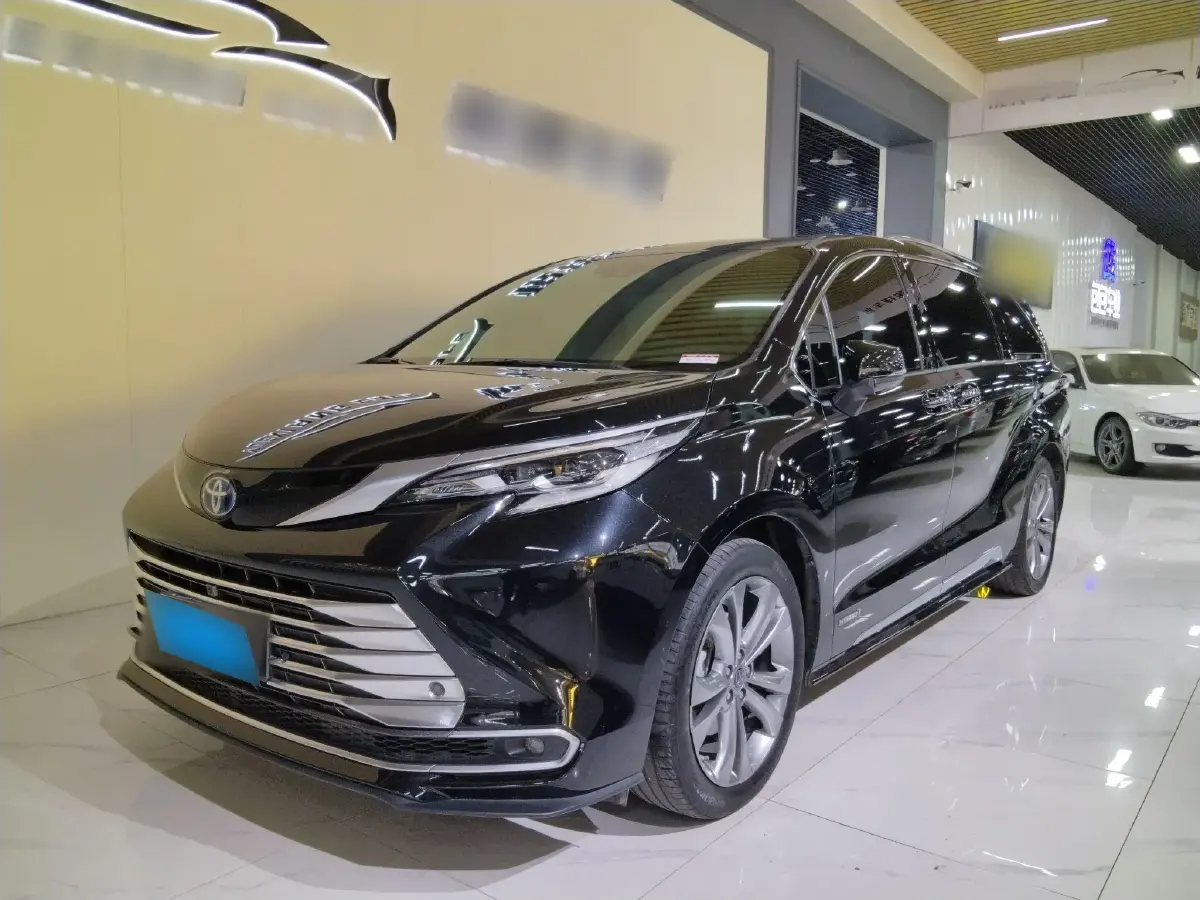 2021 Toyota Sienna 2.5L 192HP L4 E-CVT Hybrid