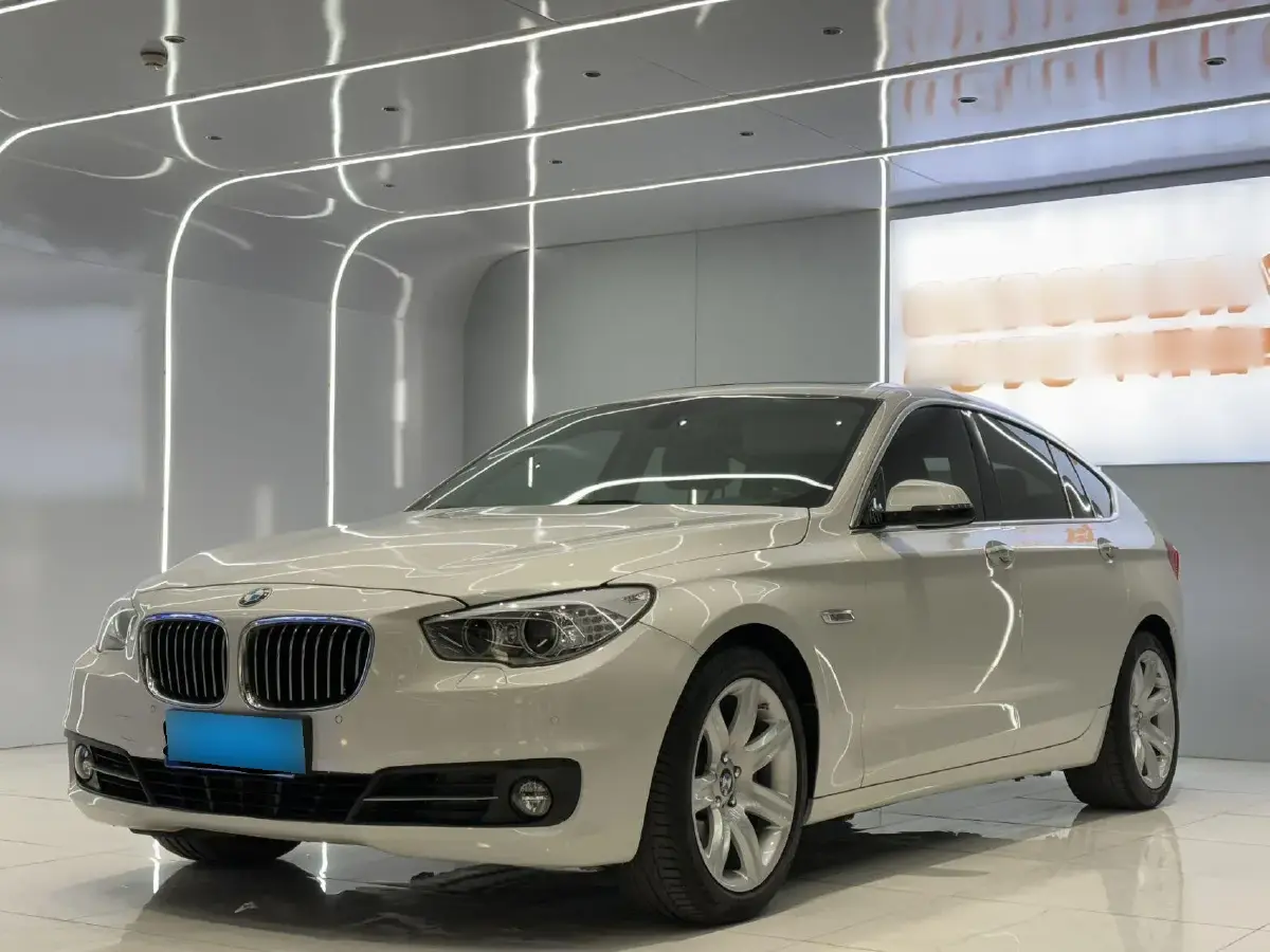 2017 BMW 5 Series GT 2.0T 245HP L4 8AT