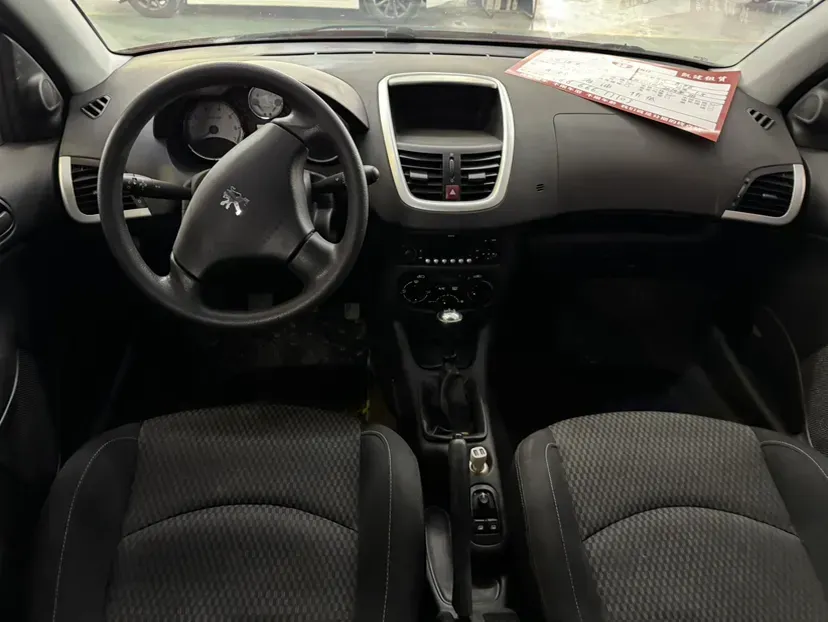 2011 Peugeot 207 1.4L 76HP L4 5MT,autocango,china used car exporter,china ev exporter,chinese used car exporter,chinese used ev exporter