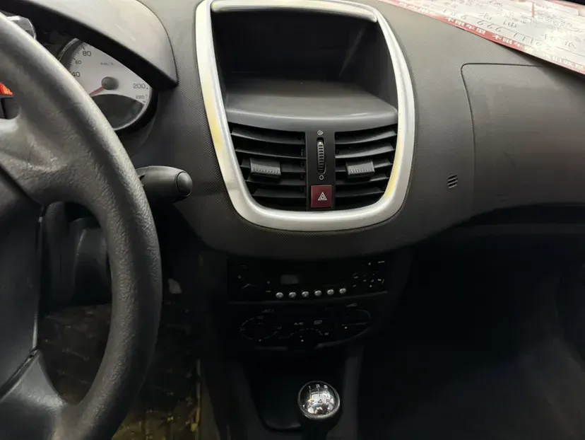 2011 Peugeot 207 1.4L 76HP L4 5MT,autocango,china used car exporter,china ev exporter,chinese used car exporter,chinese used ev exporter