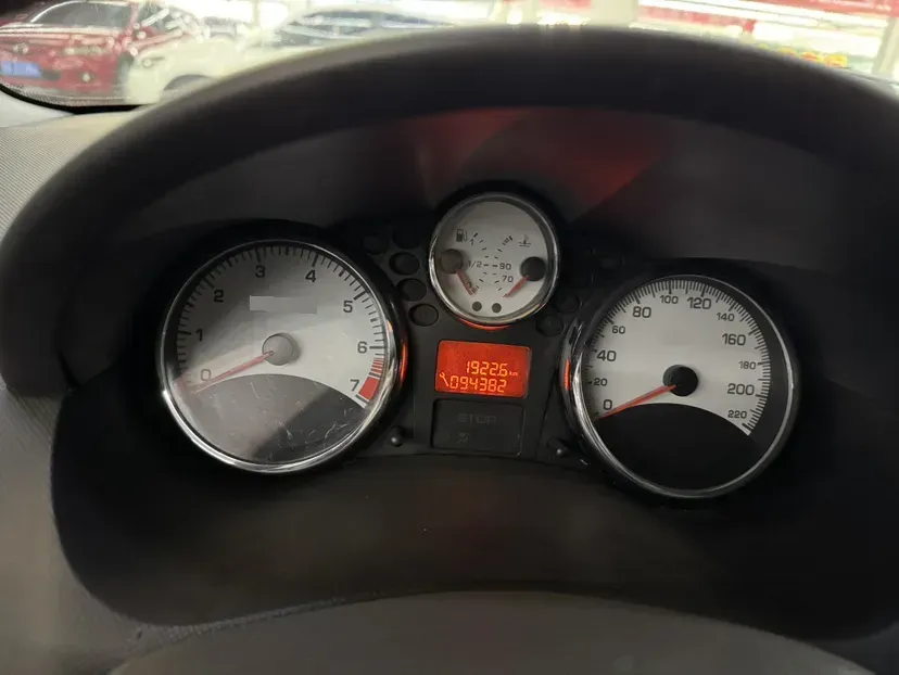 2011 Peugeot 207 1.4L 76HP L4 5MT,autocango,china used car exporter,china ev exporter,chinese used car exporter,chinese used ev exporter