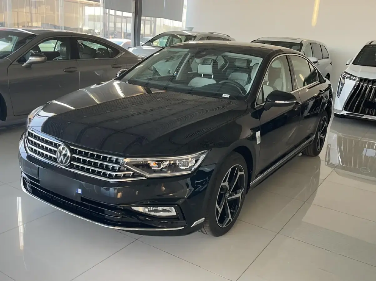 2025 Volkswagen Magotan 2.0T 186HP L4 7DCT