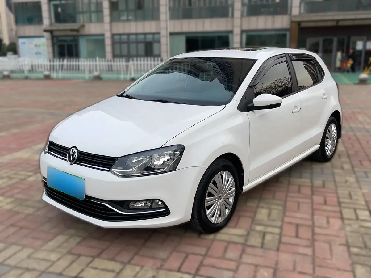 2016 Volkswagen Polo 1.6L 110HP L4 6AT