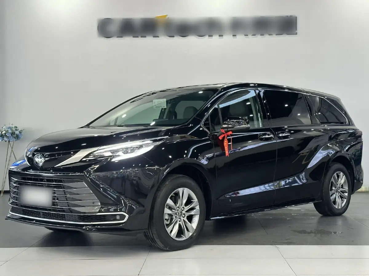 2023 Toyota Sienna 2.5L 189HP L4 E-CVT Hybrid