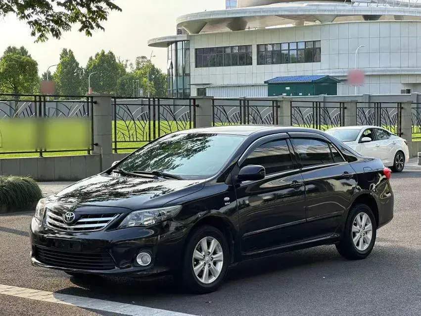 2013 Toyota Corolla 1.6L 122HP L4 4AT