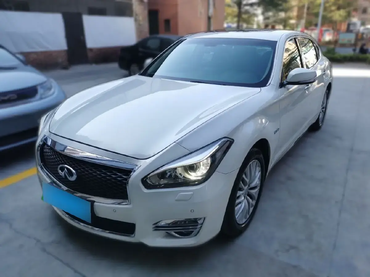 2015 Infiniti Q70 3.5L 298HP V6 7AT Hybrid