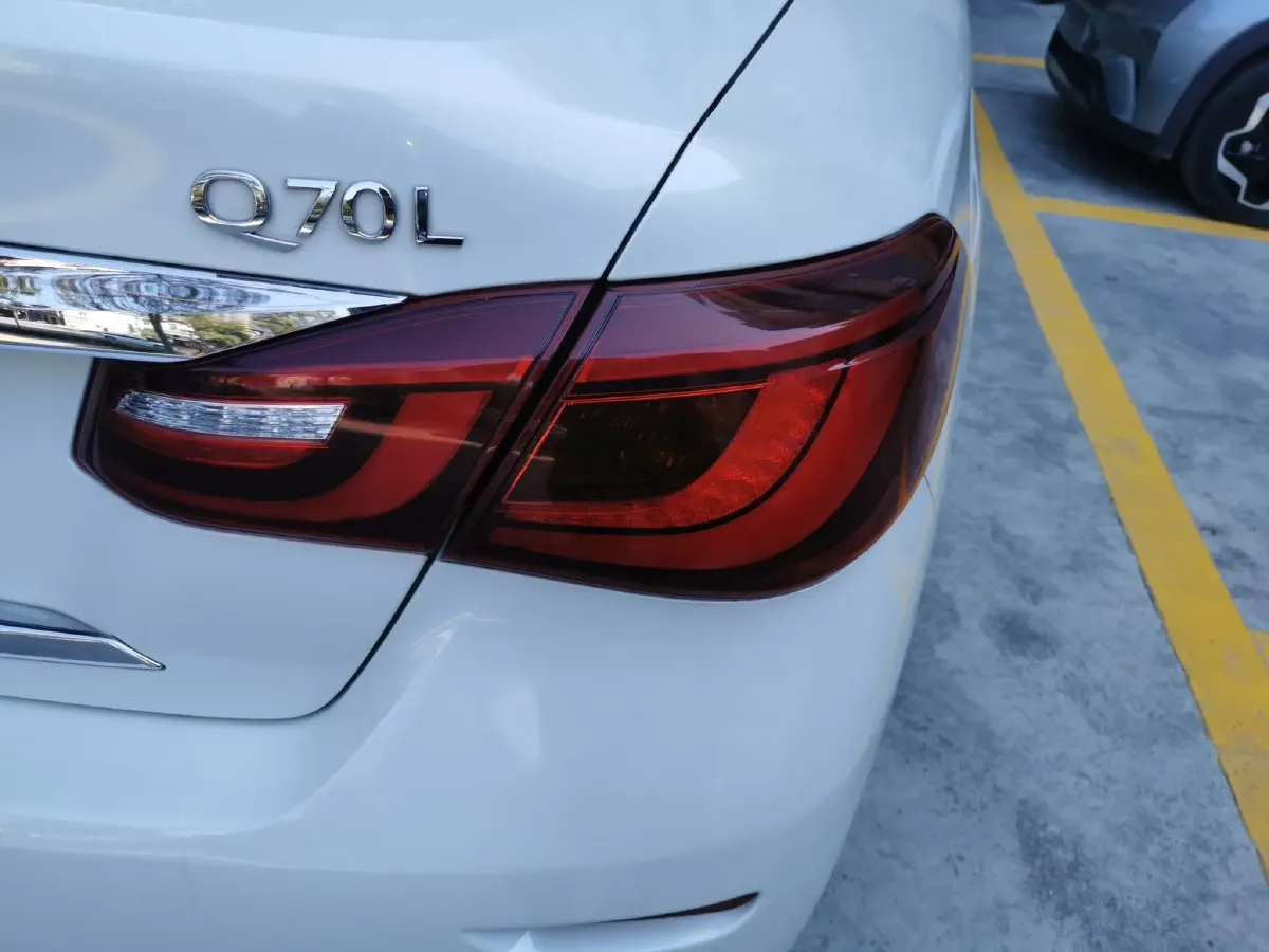 2015 Infiniti Q70 3.5L 298HP V6 7AT Hybrid,autocango,china used car exporter,china ev exporter,chinese used car exporter,chinese used ev exporter
