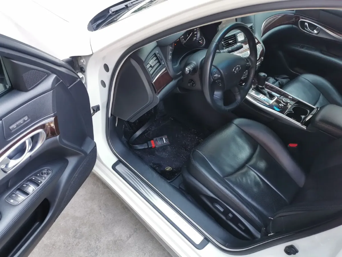 2015 Infiniti Q70 3.5L 298HP V6 7AT Hybrid,autocango,china used car exporter,china ev exporter,chinese used car exporter,chinese used ev exporter