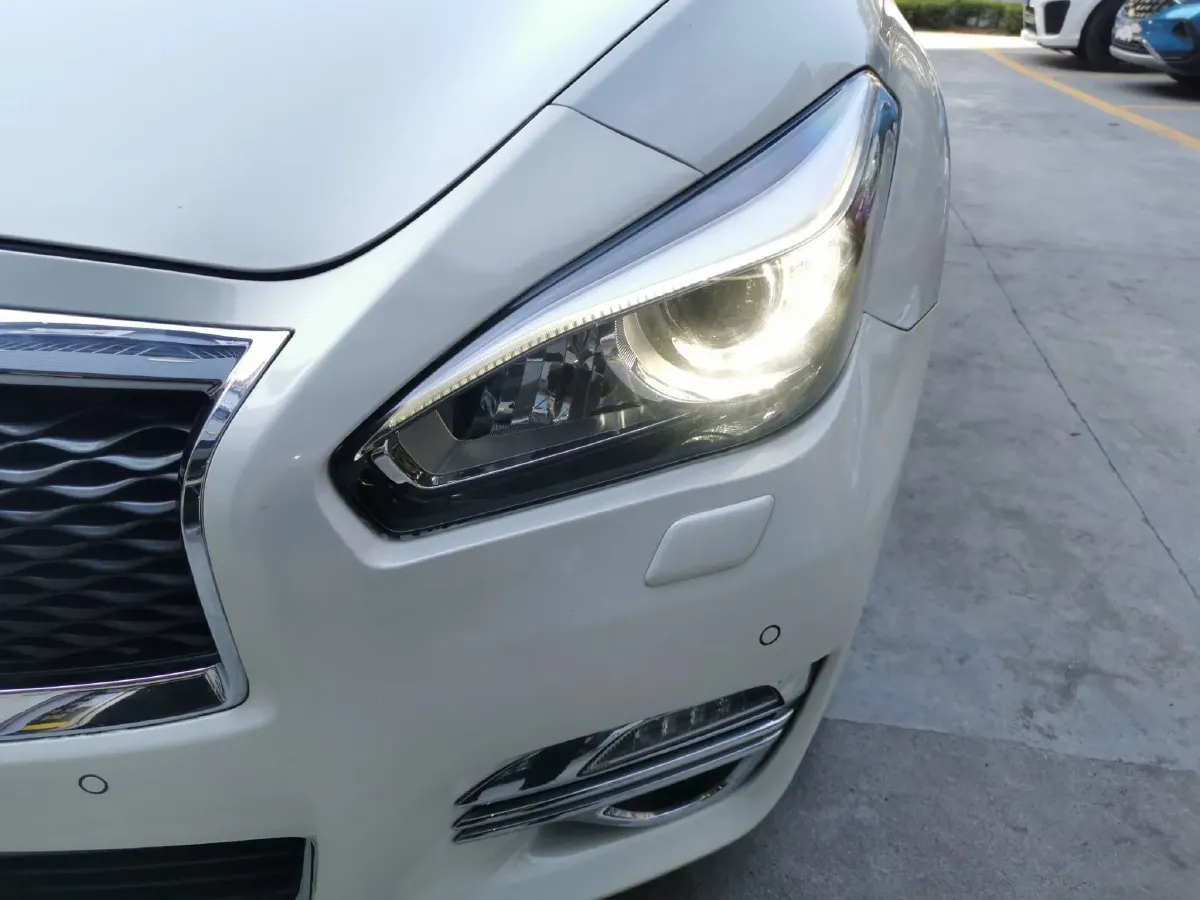 2015 Infiniti Q70 3.5L 298HP V6 7AT Hybrid,autocango,china used car exporter,china ev exporter,chinese used car exporter,chinese used ev exporter