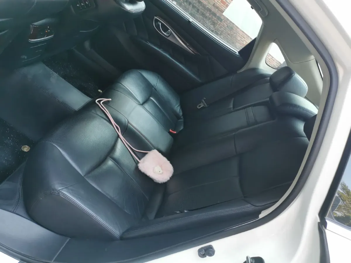 2015 Infiniti Q70 3.5L 298HP V6 7AT Hybrid,autocango,china used car exporter,china ev exporter,chinese used car exporter,chinese used ev exporter