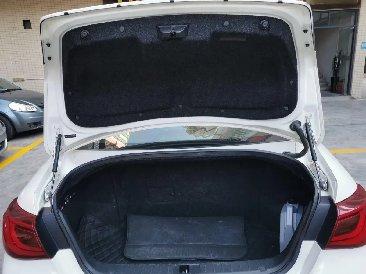 2015 Infiniti Q70 3.5L 298HP V6 7AT Hybrid,autocango,china used car exporter,china ev exporter,chinese used car exporter,chinese used ev exporter