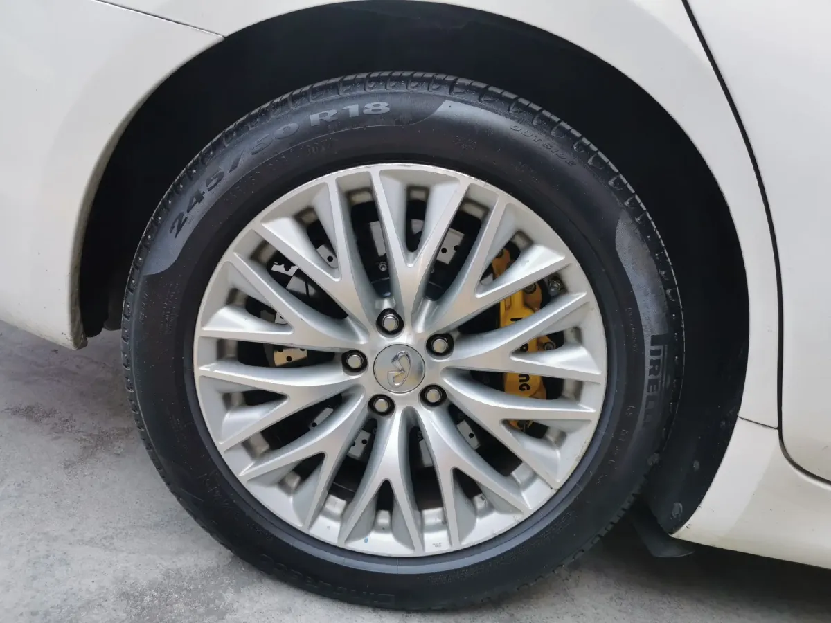 2015 Infiniti Q70 3.5L 298HP V6 7AT Hybrid,autocango,china used car exporter,china ev exporter,chinese used car exporter,chinese used ev exporter