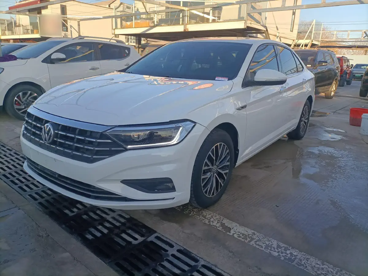 2020 Volkswagen Sagitar 1.2T 116HP L4 7DCT