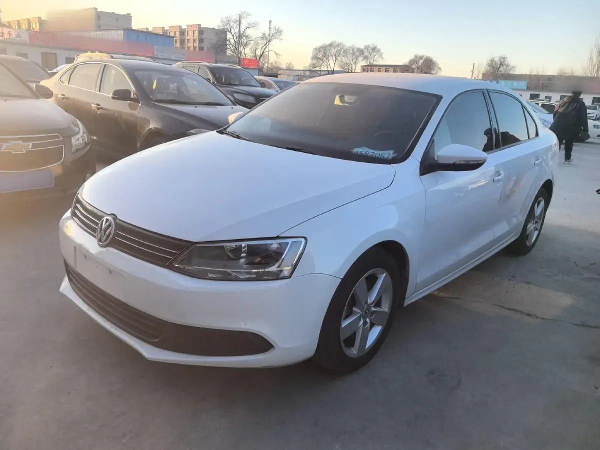 2012 Volkswagen Sagitar 1.4T 131HP L4 7DCT