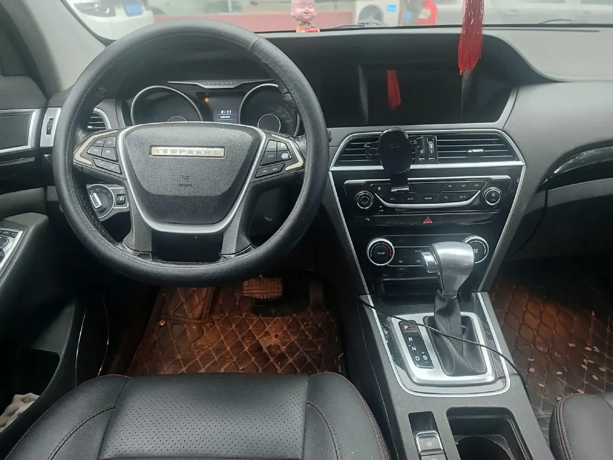 2016 Leopaard CS10 2.0T 177HP L4 6DCT,autocango,china used car exporter,china ev exporter,chinese used car exporter,chinese used ev exporter