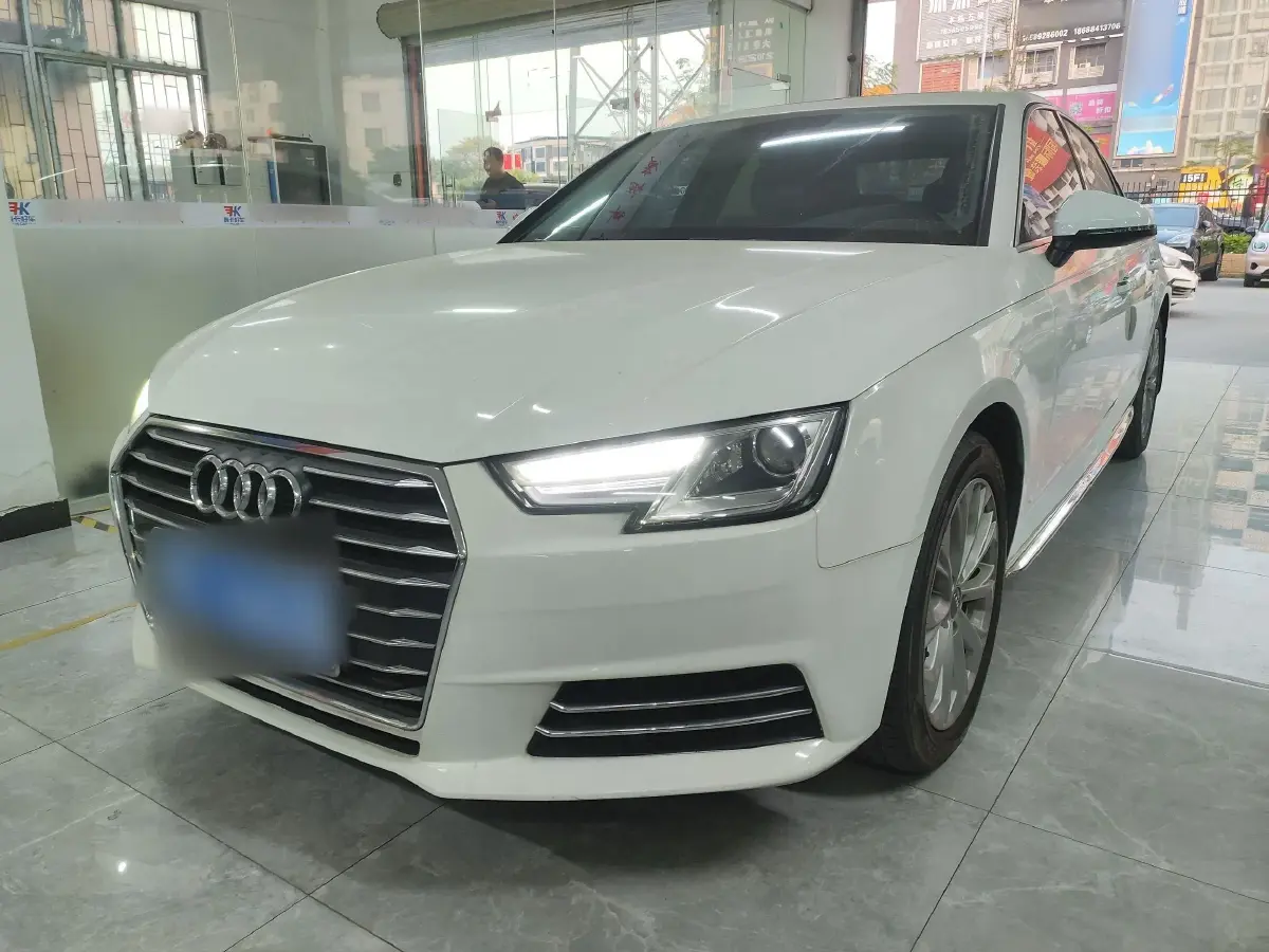 2017 Audi A4L 2.0T 190HP L4 7DCT