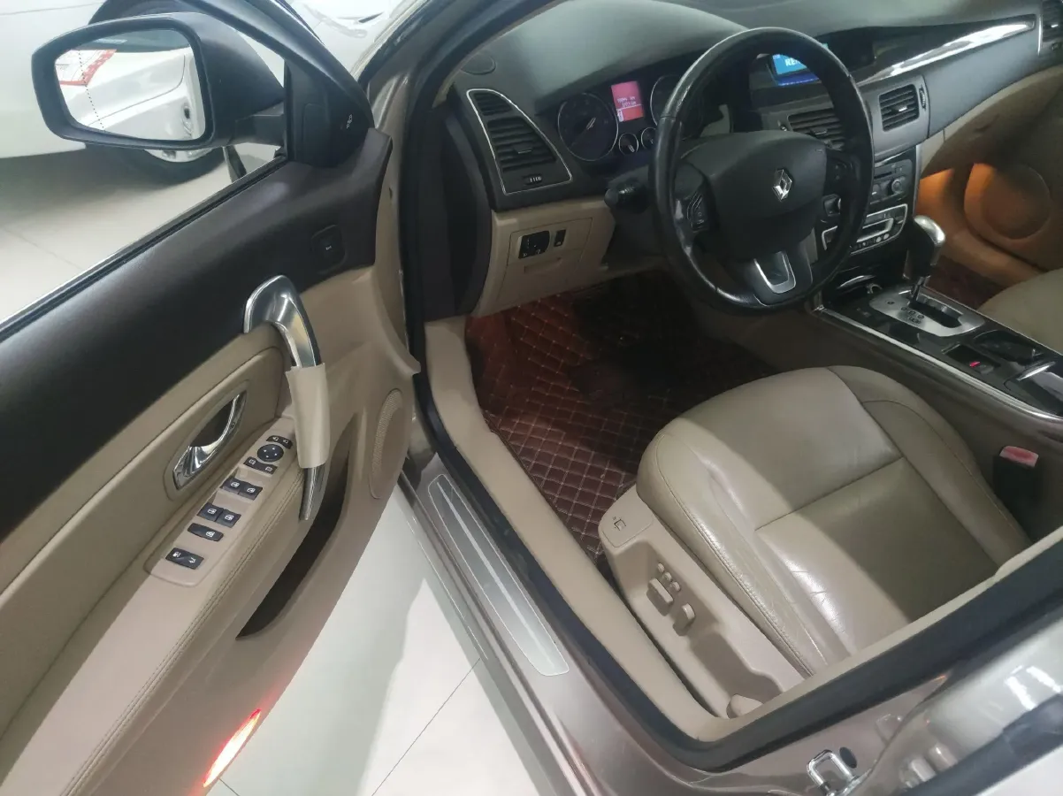 2013 Renault Latitude 2.5L 177HP V6 6AT,autocango,china used car exporter,china ev exporter,chinese used car exporter,chinese used ev exporter