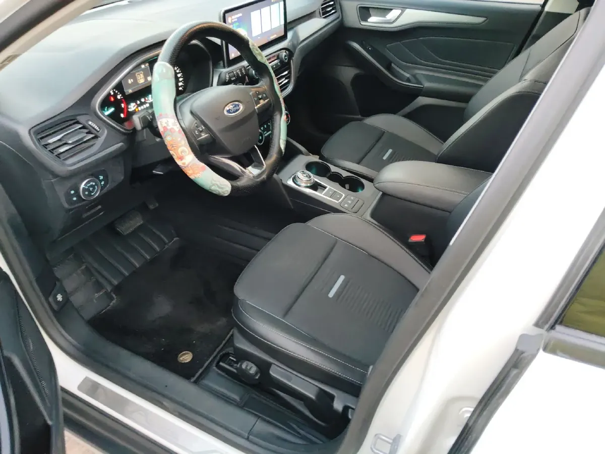 2020 Ford Focus Active 1.5T 174HP L3 8AT,autocango,china used car exporter,china ev exporter,chinese used car exporter,chinese used ev exporter