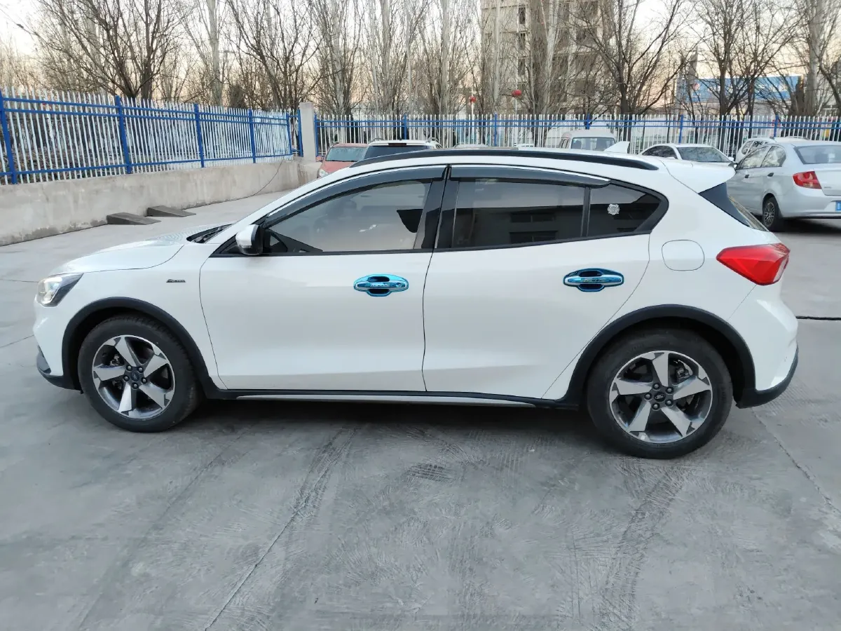 2020 Ford Focus Active 1.5T 174HP L3 8AT,autocango,china used car exporter,china ev exporter,chinese used car exporter,chinese used ev exporter