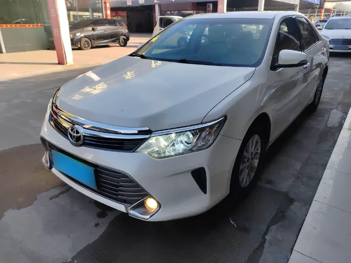 2015 Toyota Camry 2.0L 167HP L4 6AT